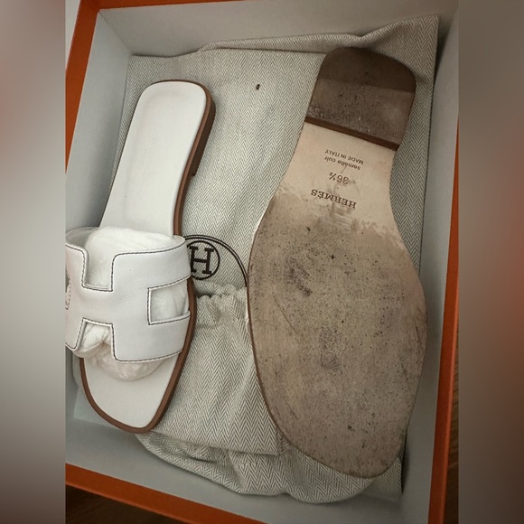 Hermes Oran Sandals in Blanc (white) and size 36.5 - Picture 5 of 6